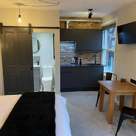 North Street Studio Apartment *